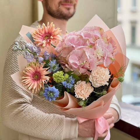 Delicate bouquet «Sweet compliment», Flowers: Gerbera, Nigella, Viburnum, Delphinium, Dianthus, Hydrangea