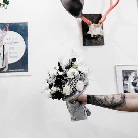 Photo of Black and white bouquet