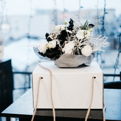 Photo of Black and white bouquet