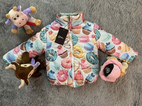 Двухсторонняя куртка детская демисезонная Пончики цветная