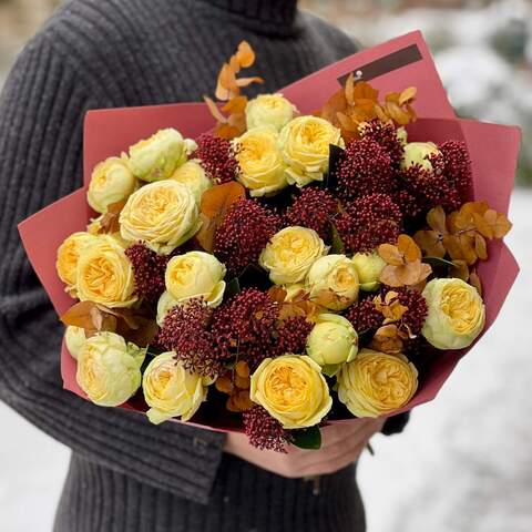 Bouquet «Chocolate with lemon», Flowers: Peony Spray Rose, Skimmia