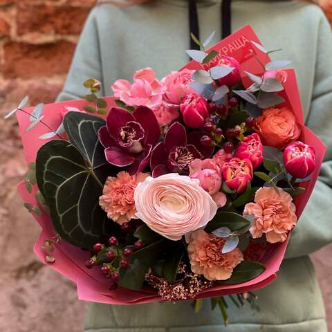 Bouquet «Spectacular dawn», Flowers: Ranunculus, Tulip pion-shaped, Anthurium, Cymbidium, Eucalyptus, Dianthus, Pion-shaped rose, Skimmia