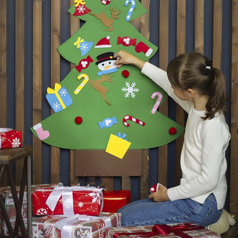 Рождественская елка из фетра на стену с набором игрушек