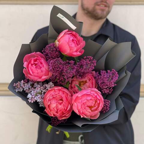 5 Coral Charm peonies with fragrant lilacs in a bouquet «Luxurious Spring», Flowers: Syringa, Paeonia
