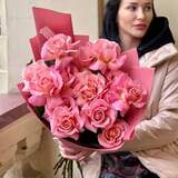 Photo of 13 pink Hermosa roses in a bouquet «Pink cloud»