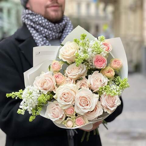 Bouquet with fragrant lilac and delicate roses «Gentle dance», Flowers: Rose, Syringa, Bush Rose