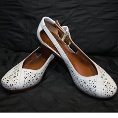 Женские кожаные туфли на низком каблуке Marani Magli 031 405 White.