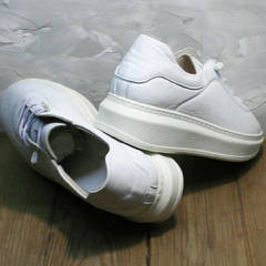 Теплые белые кроссовки с высокой подошвой женские Rozen M-520 All White.