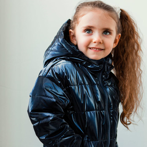 Демісезонна дитяча куртка для дівчинки в синьому кольорі