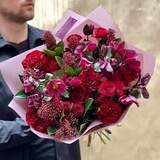 Photo of Red bouquet of spray roses and helleborus «Night of Love»