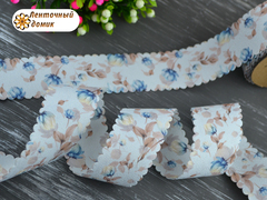 Стрічка Корея креп з хвилястими краями Біло-сині квіти на блакитному 40 мм
