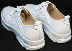 Полуспортивные женские туфли с перфорацией Derem 18-104-04 All White