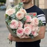 Photo of Delicate mono bouquet of premium roses «Rose Chiffon»