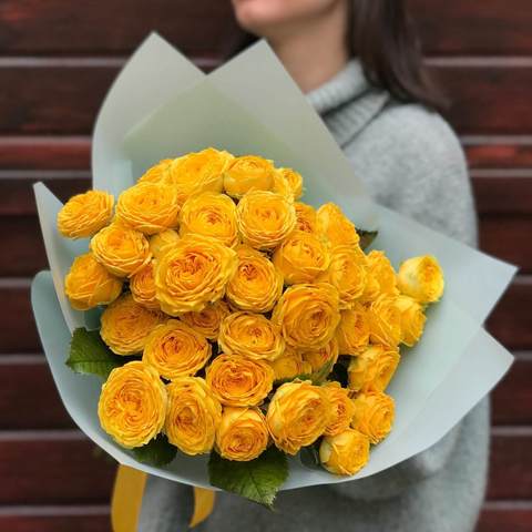 15 веток кустовой пионовидной розы «Luna Trendsetter», Желтая кустовая роза
