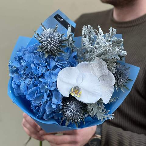 Snowy bouquet in blue shades «Winter Night», Flowers: Phalaenopsis, Senecio, Eryngium, Hydrangea