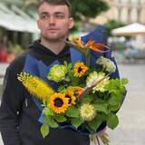 Photo of Bouquet of interesting persistent flowers «Firebird of Summer»