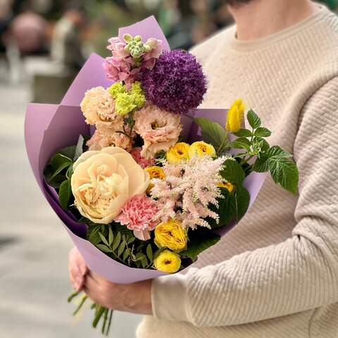 Sweet bouquet «Children's dreams», Flowers: Antirinum, Eustoma, Dianthus, Allium, Astilbe, Paeonia, Lagurus, Peony Spray Rose, Rubus Idaeus