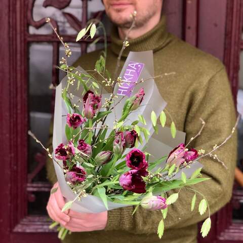Насыщенный полевой букет с эксклюзивными тюльпанами «Ночная степь», Цветы: Тюльпан, Прунус, Хасмантиум