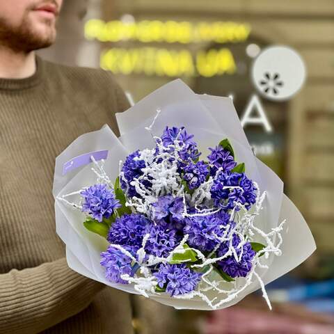 Photo of Fragrant bouquet of blue hyacinths and snow-covered branches «Snowy sky»