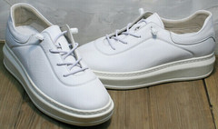 Белые модные кроссовки кеды с белой подошвой Rozen M-520 All White.