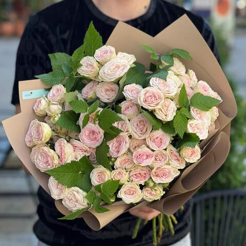 13 кустовых роз в букете «Чайная розочка», Цветы: Роза кустовая