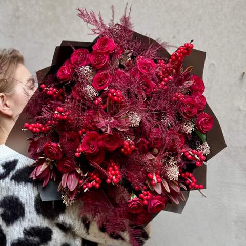 Photo of Voluminous burgundy bouquet with spray roses «Tart Berry»