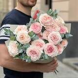 Photo of Delicate mono bouquet of premium roses «Rose Chiffon»