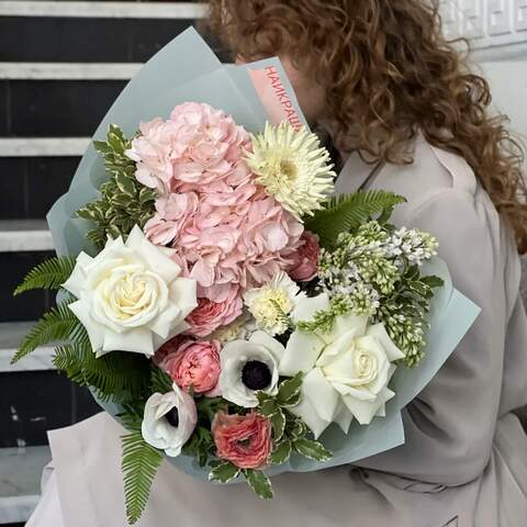 Bouquet «The Taming of the Shrew», Flowers: Hydrangea, Gerbera, Anemone, Rose, Ambrella, Ranunculus, Pittosporum, Dianthus, Pion-shaped rose