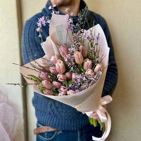 Нежный букет из тюльпанов и генисты «Весенний тюльпан», Цветы: Тюльпан, Гениста