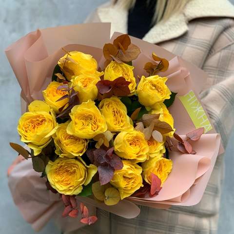 Bouquet of 15 yellow peony roses «Lemon Pompon», Sunny petal garden roses from Alexandra Farms plantation