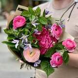 Photo of Summer bouquet with ranunculi and hydrangea «Strawberry happiness»