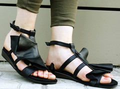 Черные босоножки сандалии женские. Кожаные босоножки без каблука шлепки женские Richesse - Black.