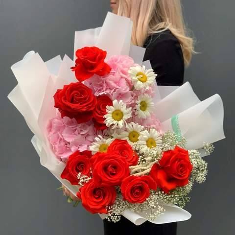 Bouquet «Sunny love», Flowers: Rose, Gypsophila, Amaranthus, Hydrangea