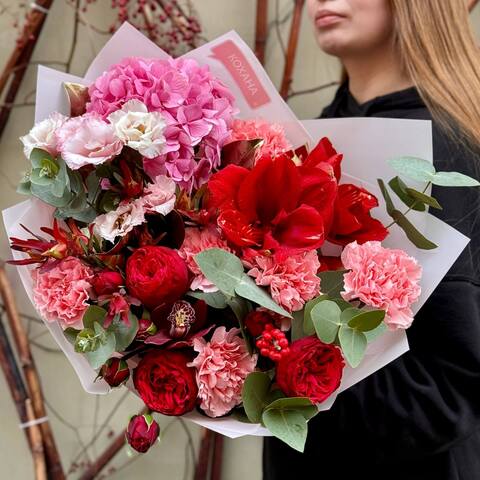 Bouquet with amaryllis «Wonderful Gift!», Flowers: Cymbidium, Eucalyptus, Hydrangea, Pion-shaped rose, Hippeastrum, Dianthus, Eustoma, Ilex