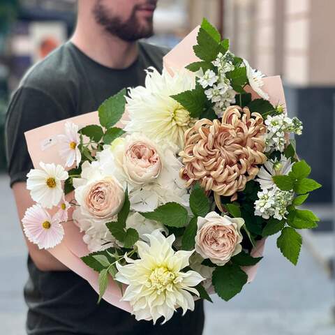 Bouquet «Luxury pearl», Flowers: Dahlia, Pion-shaped rose, Rubus Idaeus, Cosmos, Hydrangea, Chrysanthemum, Matthiola