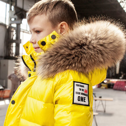 Підліткова зимова куртка з натуральної опушки неоново - жовтого кольору на хлопчика