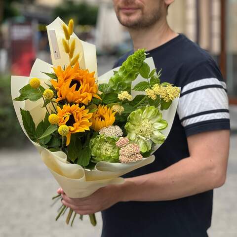 Cheerful field bouquet with sunflowers «Solar Spark», Flowers: Rose, Molucella, Rubus Idaeus, Helianthus, Craspedia, Achillea