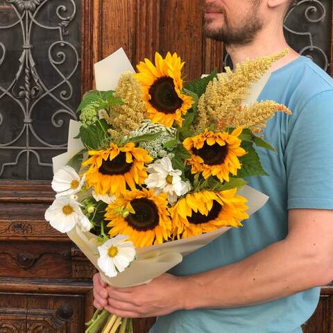 Field shimmering bouquet «Summer Gold», Flowers: Cosmos, Amaranthus Dark, Rubus Idaeus, Helianthus, Ammi