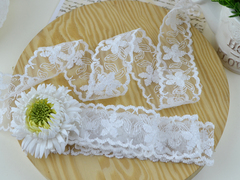 Мереживо Квіточка з хвилястим краєм біла 39 мм (16)