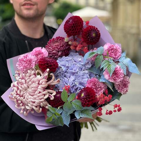 Succulent bouquet with chrysanthemums «Mysterious Wave», Flowers: Chrysanthemum, Dianthus, Dahlia, Astrantia, Rubus Idaeus, Hydrangea