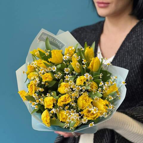 Bouquet «Sunny Shu», Flowers: Tulipa, Tanacetum