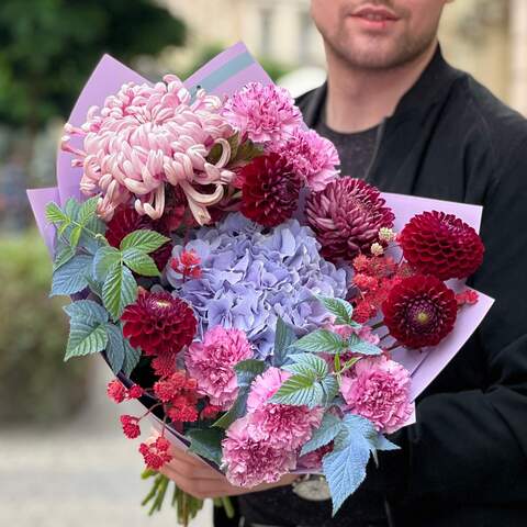 Photo of Succulent bouquet with chrysanthemums «Mysterious Wave»