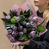 Photo of Fantastic bouquet of 21 tulips and skimmia «Cosmic spring»