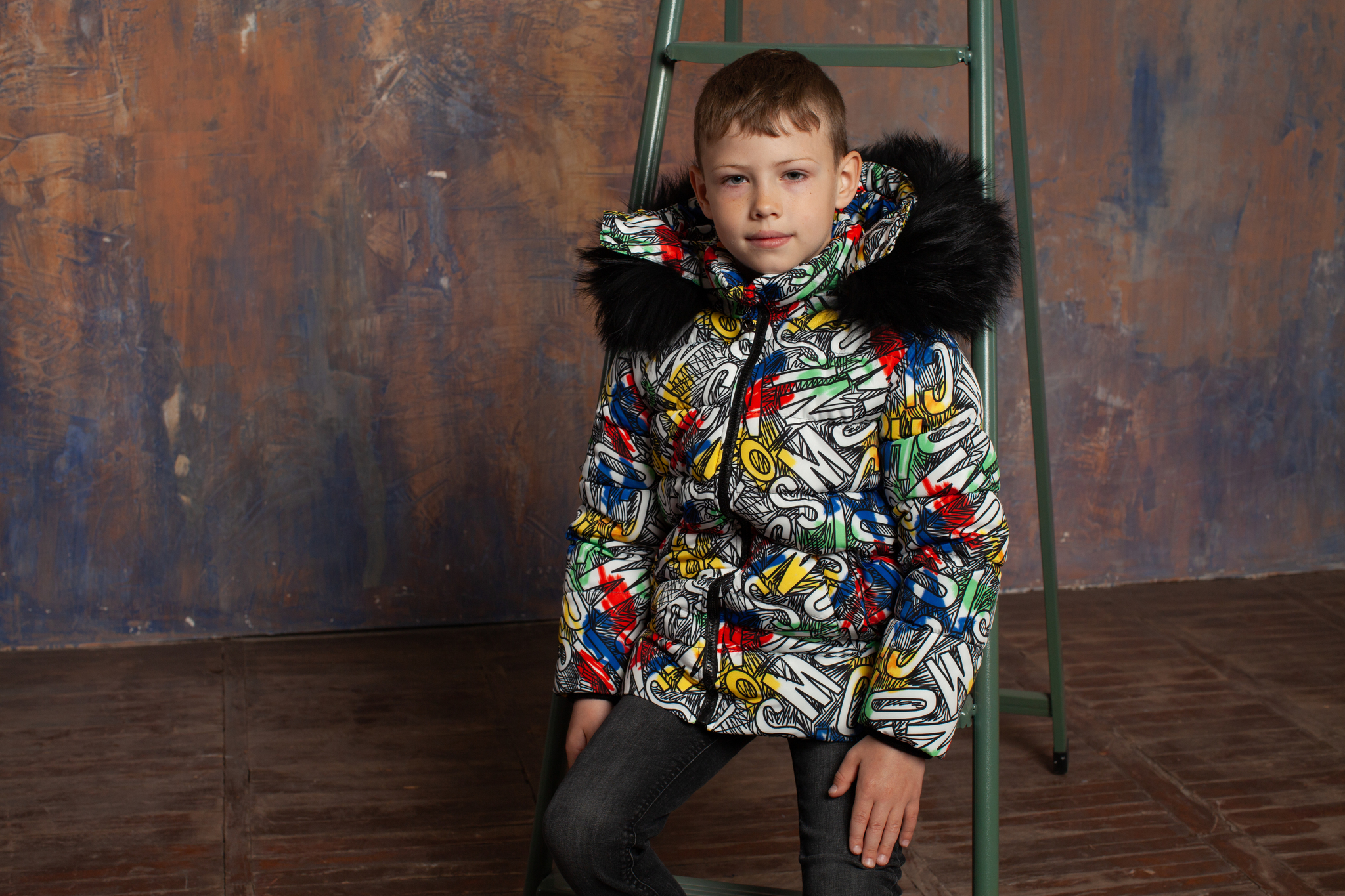 Дитяча зимова куртка з авторським принтом для хлопчиків