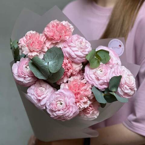 Delicate pink bouquet «Lacy Miracle», Flowers: Eucalyptus, Ranunculus, Dianthus