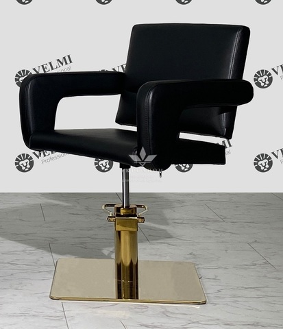 Парикмахерское кресло Flamingo на золотом квадрате