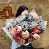 Photo of Mix of premium peonies from «Vip Roses»