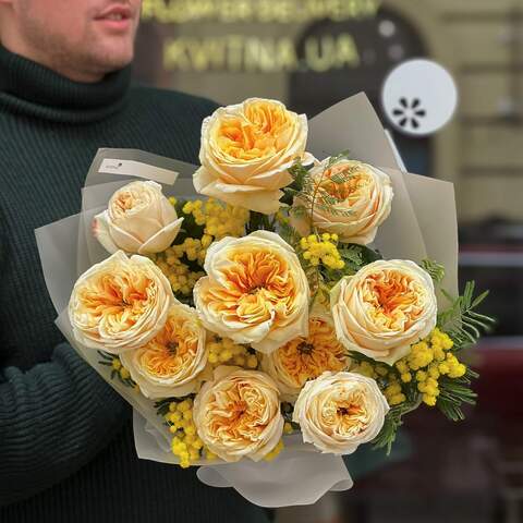 Солнечный букет из итальянской мимозы и кремовой пионовидной розы «Сладкий привет», Цветы: Роза пионовидная, Мимоза