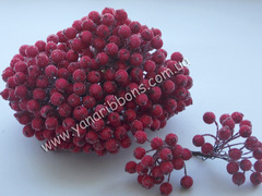 Сахарная калина на проволоке красная