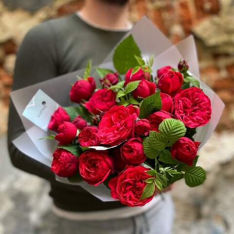 Bouquet «Bright Compliment», Flowers: Pion-shaped rose, raspberry